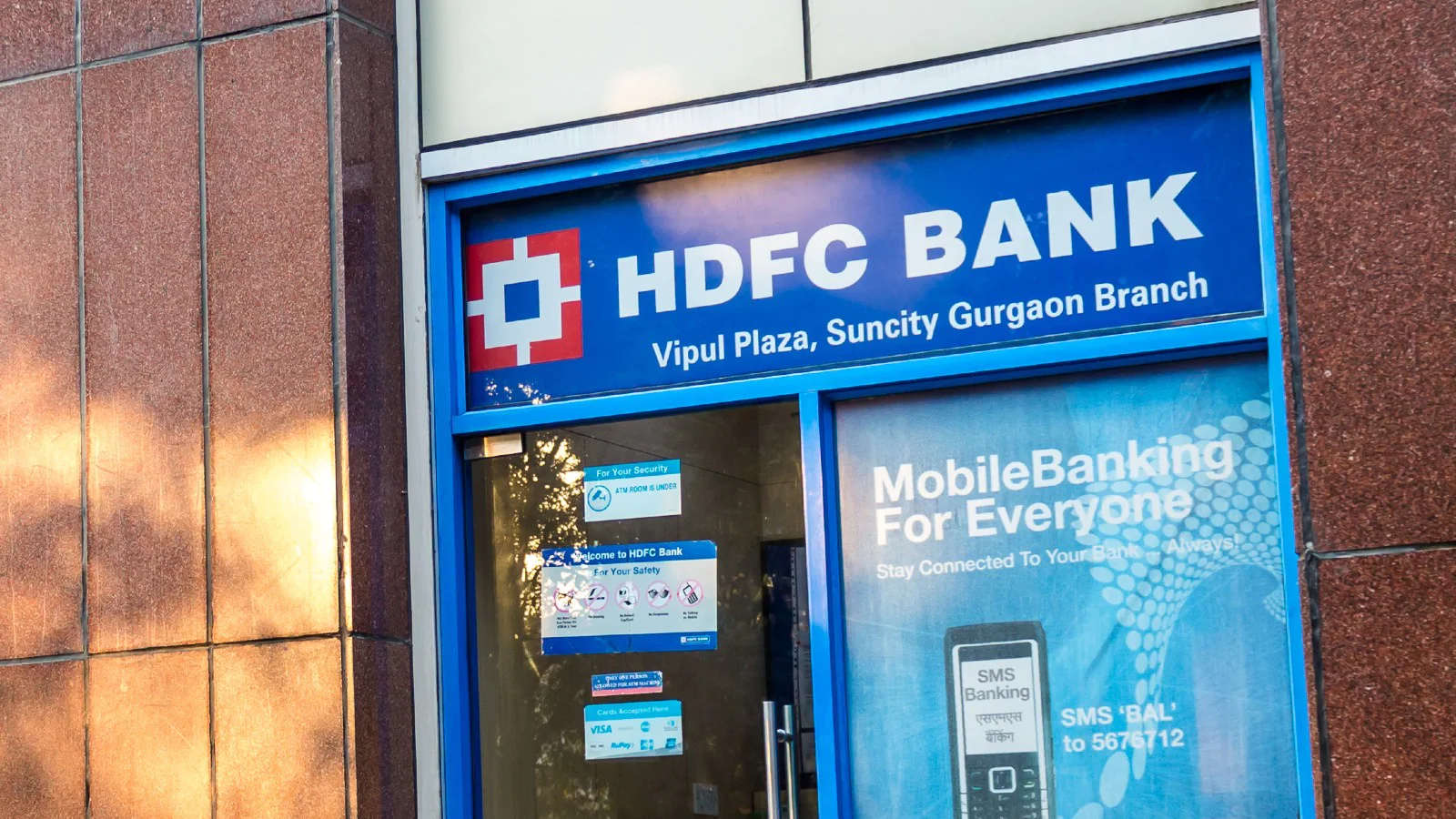 HDFC BANK share price target